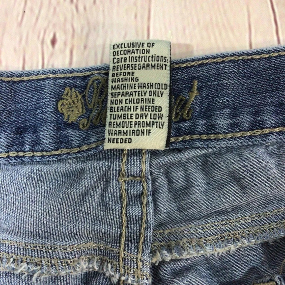 Junior’s Red Rivet Distressed Medium Wash Denim Blue Jeans - Size 5 - Picture 10 of 10